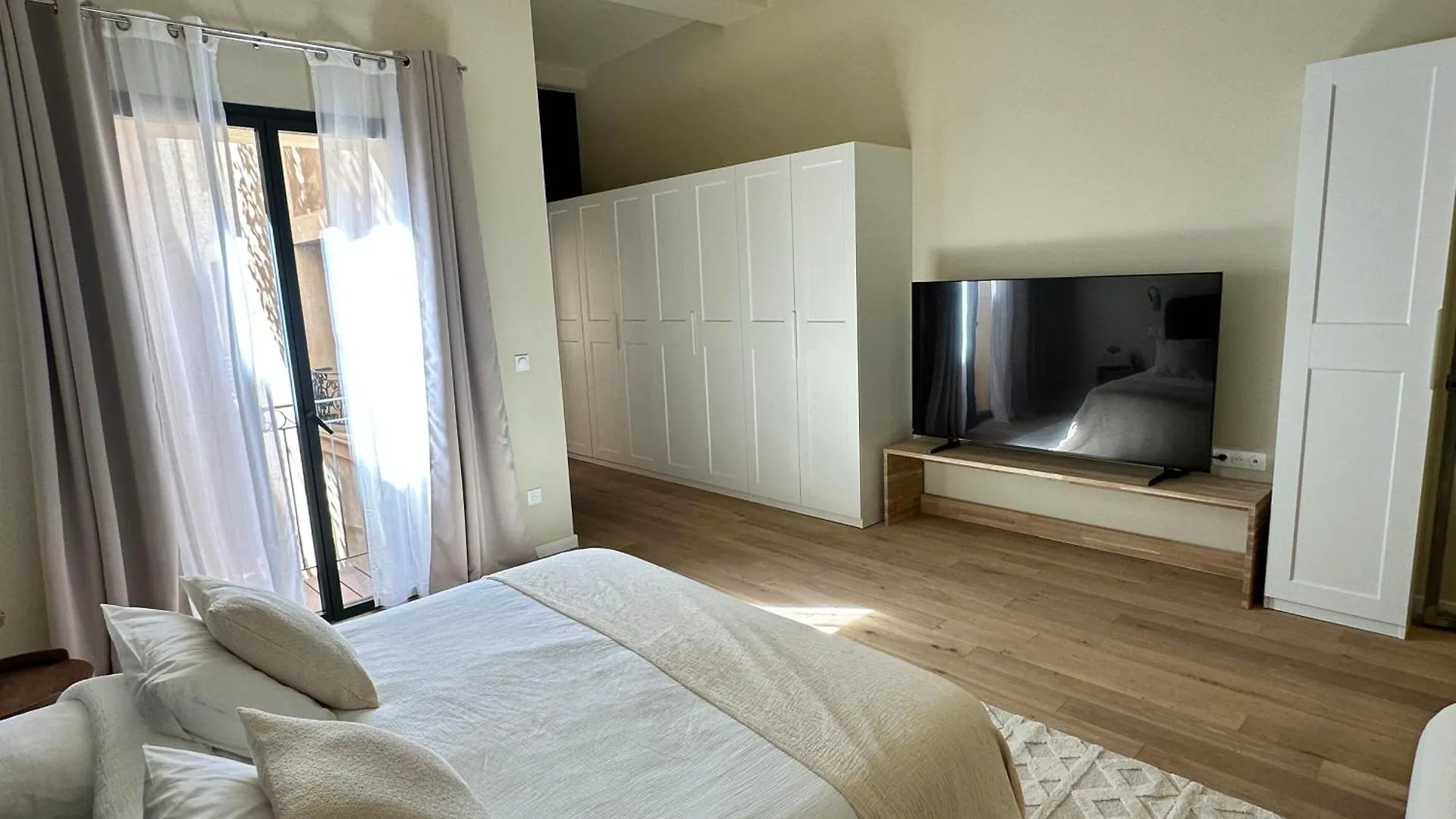 Le Spacieux - Un Voyage En Provence- Offre De Lancement Aix-en-Provence